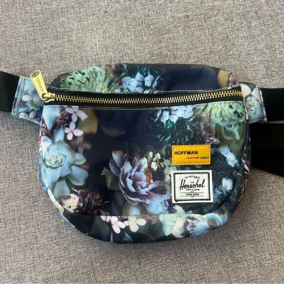 Herschel Supply Co - Fifteen Hip Pack, Winter Floral Hoffman Collection - Picture 4 of 14